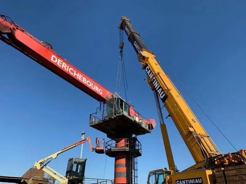 Levage autour d’un équipement industriel surélevé