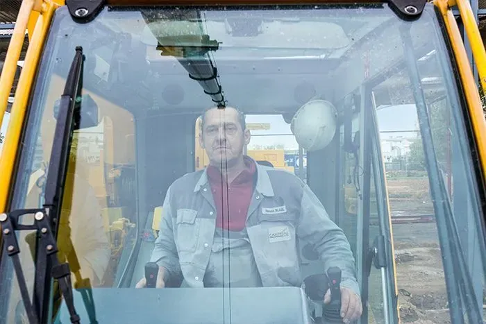 Grutier dans sa cabine