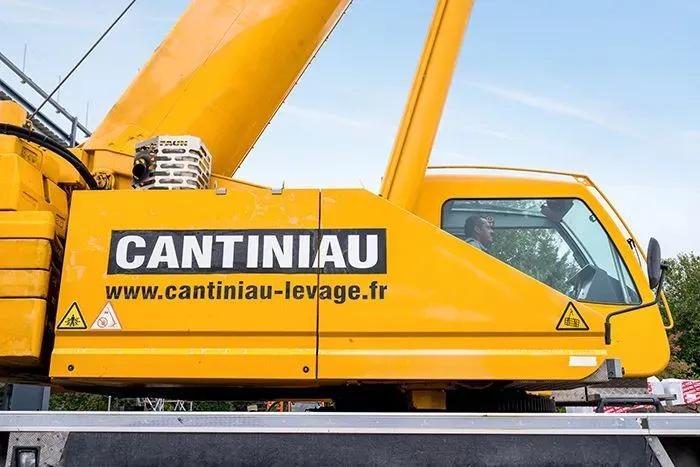 Cabine et tourelle d’une grue Cantiniau