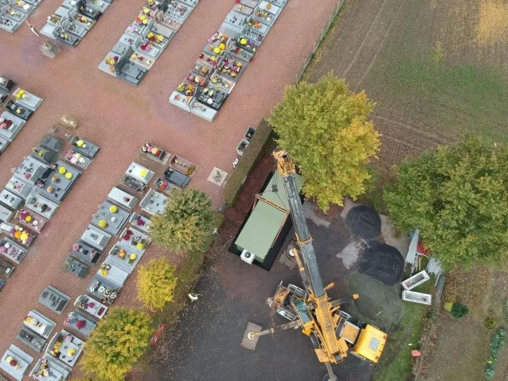 Vue aérienne d’une grue et d’un module
